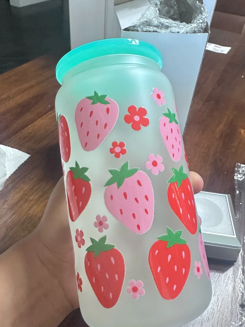 Strawberry-design Vibrio tumbler 🍓